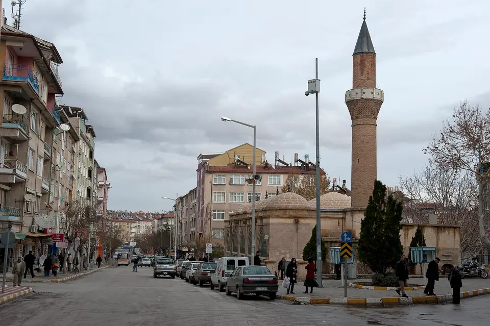 Temsilî görsel — Karaman: bir cami ve çevresi