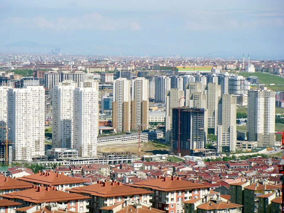 Temsilî görsel — Haramidere Gökdelenler Bölgesine Beylikdüzü'nden Bakış, Nisan 2014