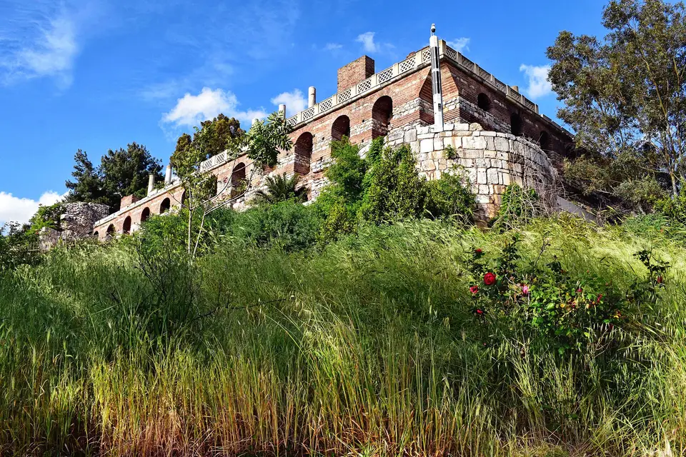 Temsilî görsel — Selçuk (İzmir): kale ve çevresi
